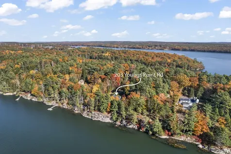 203 Youngs Point Road Wiscasset ME 04578