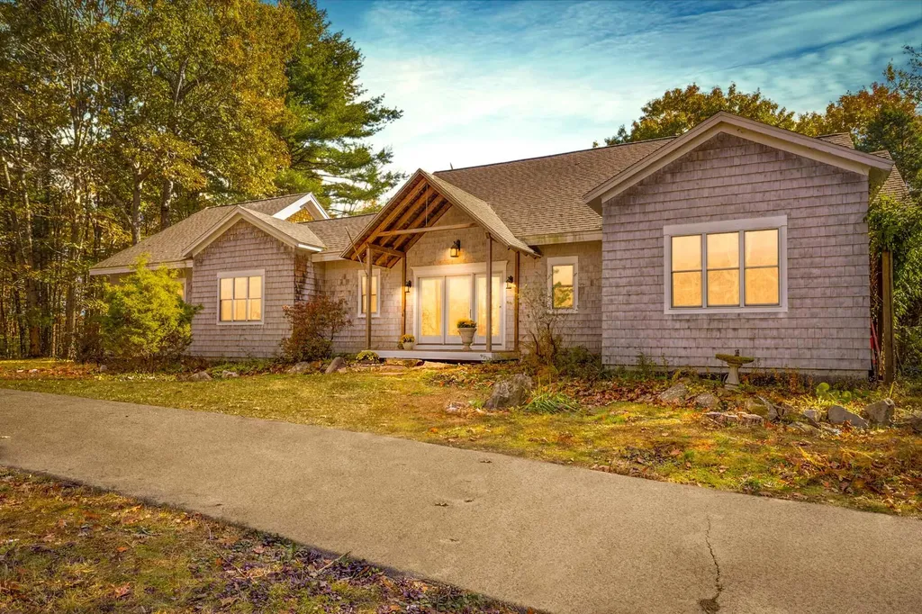 8 Winding Brooke Lane South Berwick ME 03908
