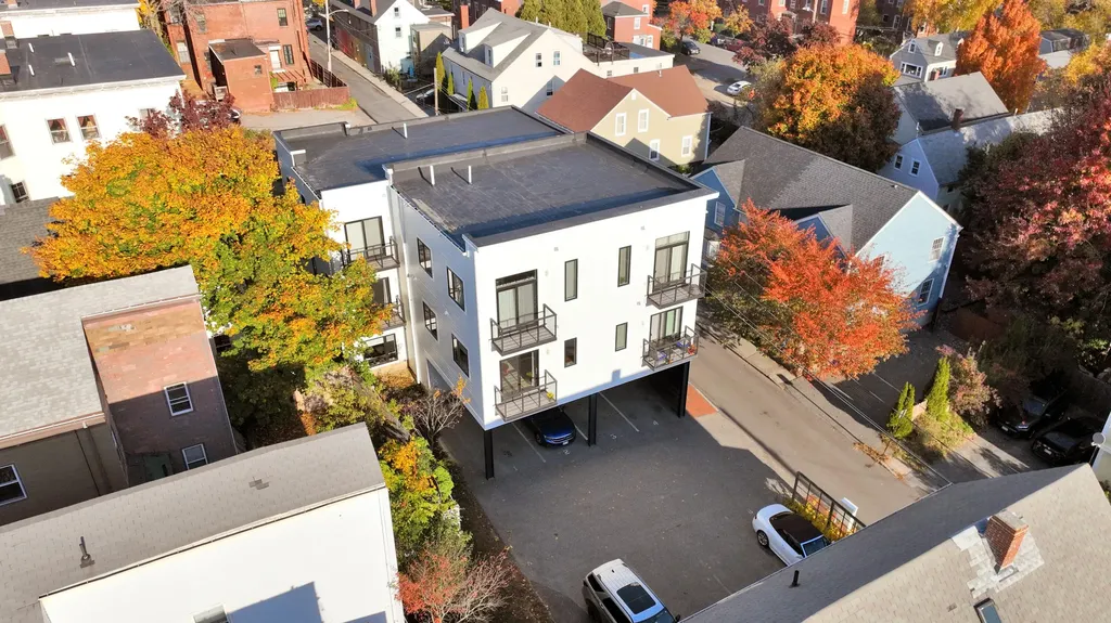 22 Tate Street Portland ME 04102