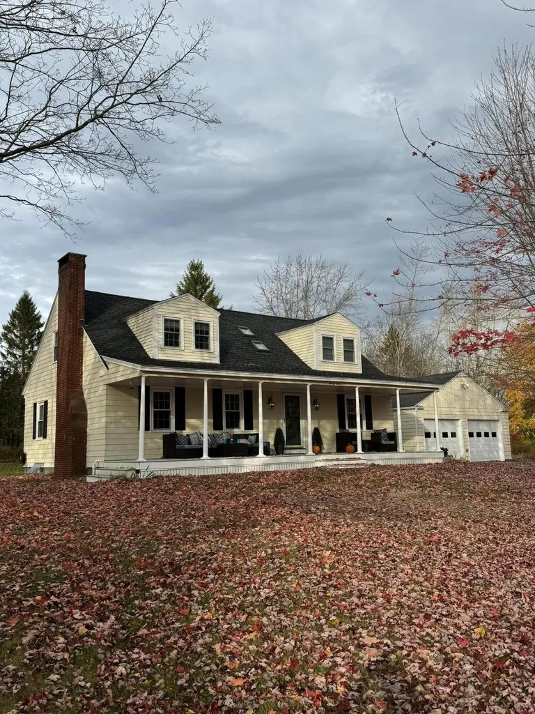 23 West Circle Falmouth ME 04105