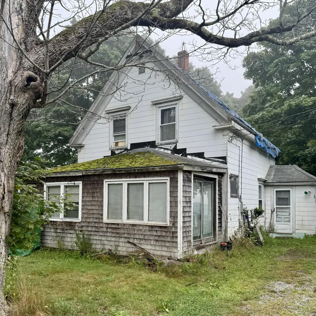 303 Wallston Road Saint George ME 04860