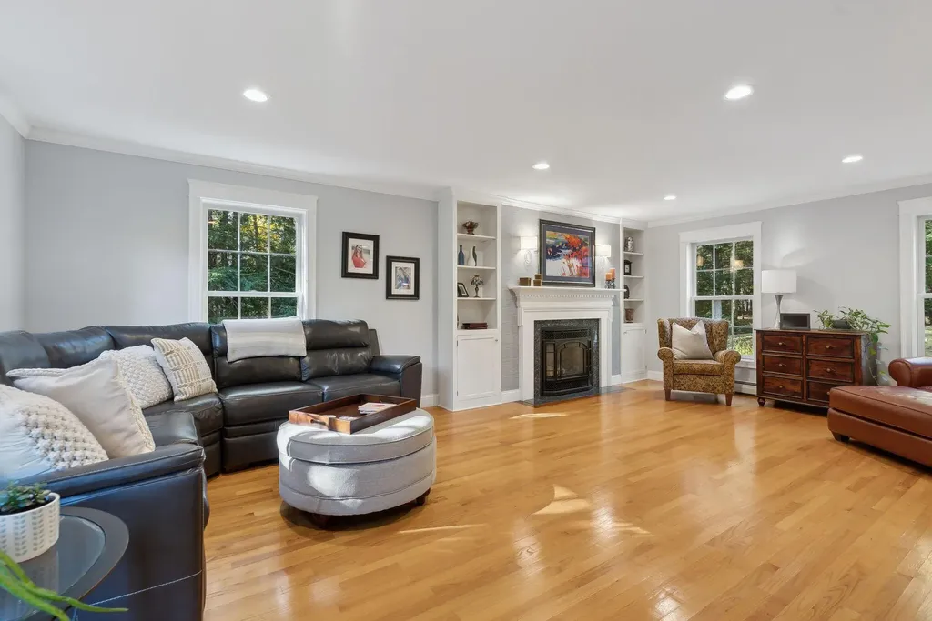 18 Saratoga Lane Scarborough ME 04074