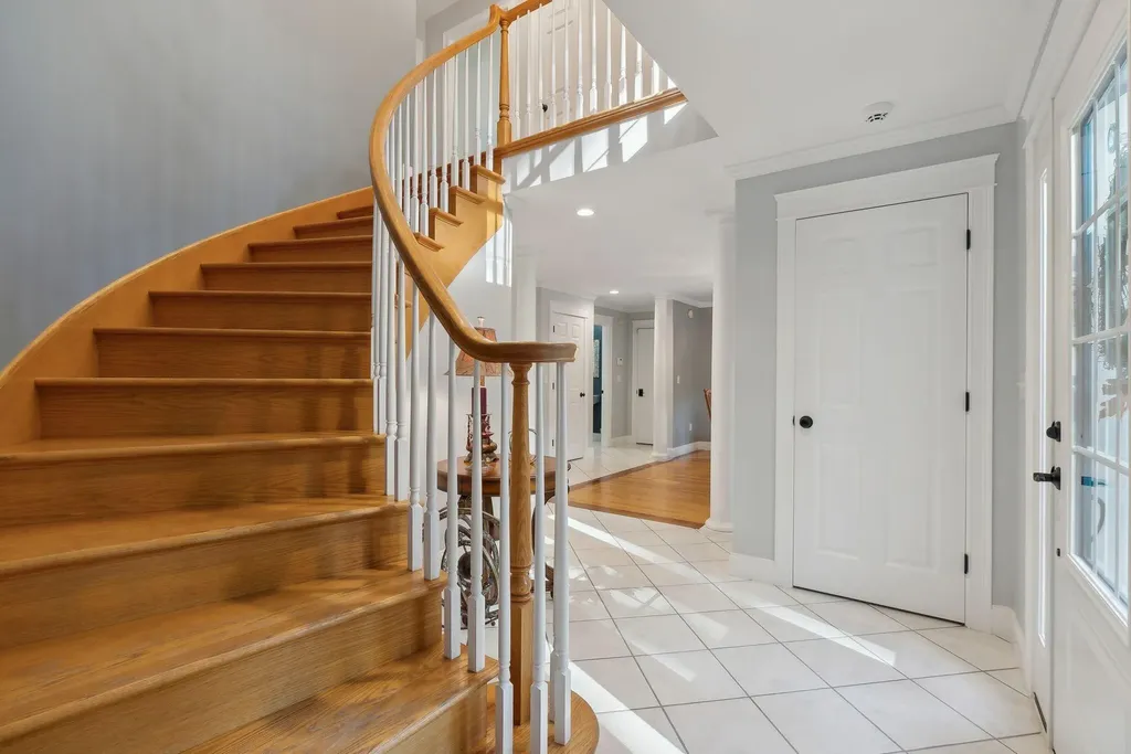 18 Saratoga Lane Scarborough ME 04074