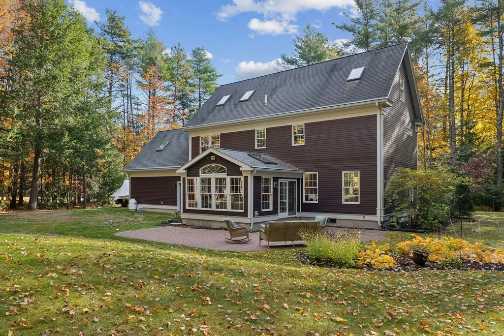 18 Saratoga Lane Scarborough ME 04074