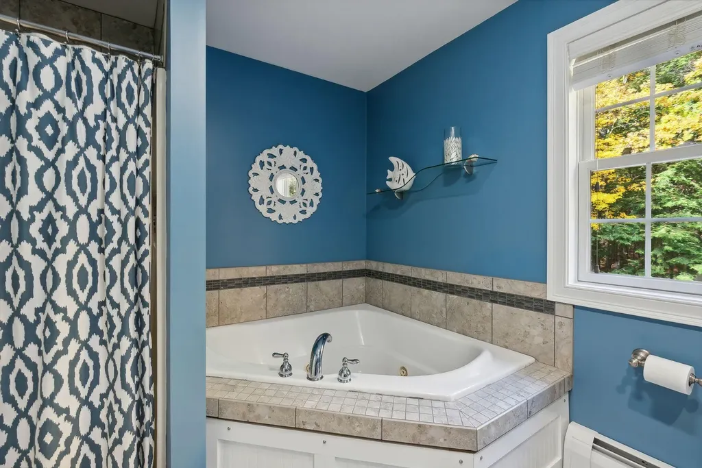 18 Saratoga Lane Scarborough ME 04074