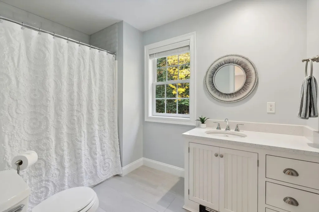 18 Saratoga Lane Scarborough ME 04074