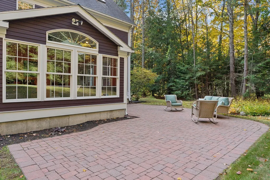 18 Saratoga Lane Scarborough ME 04074