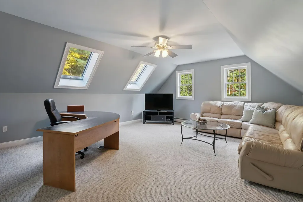 18 Saratoga Lane Scarborough ME 04074