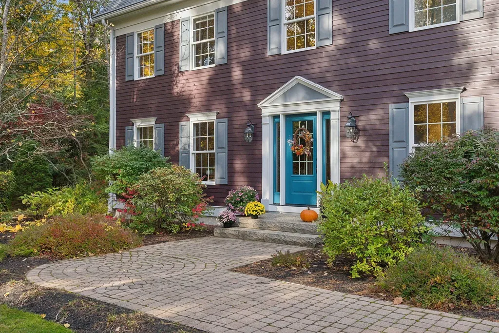 18 Saratoga Lane Scarborough ME 04074