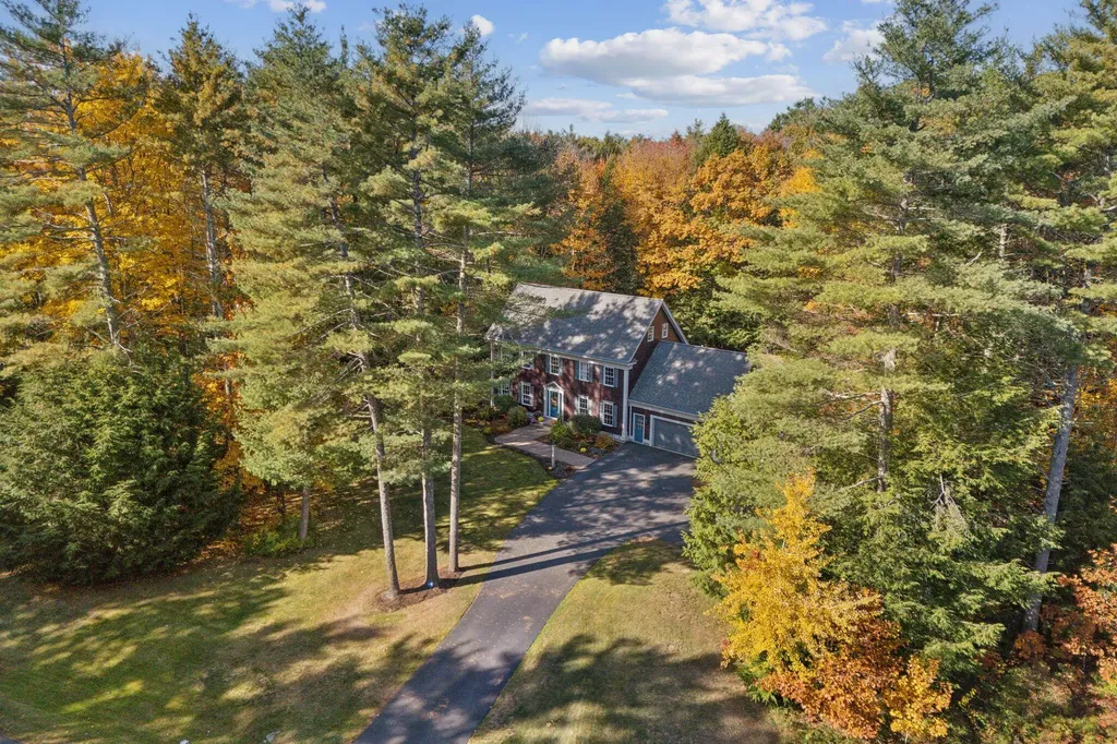 18 Saratoga Lane Scarborough ME 04074