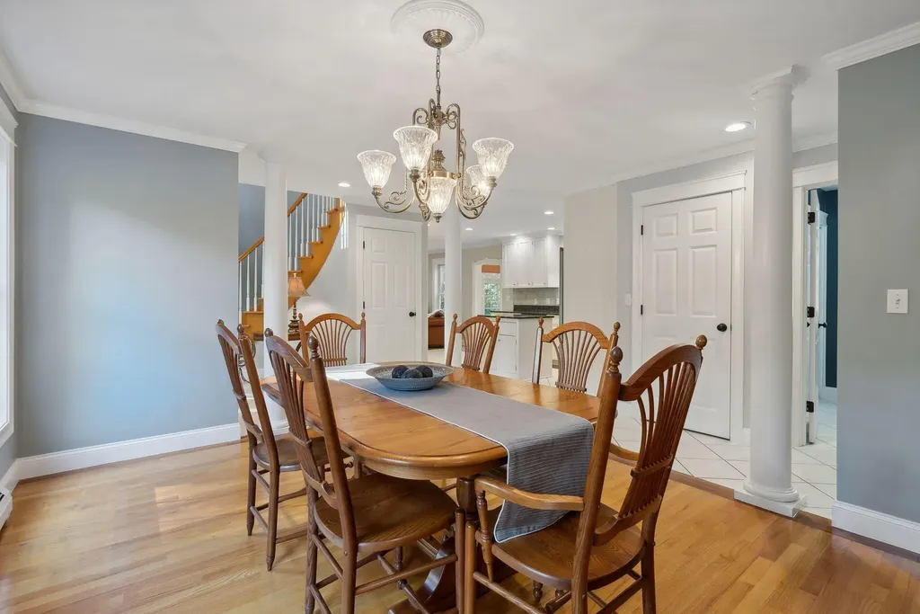 18 Saratoga Lane Scarborough ME 04074