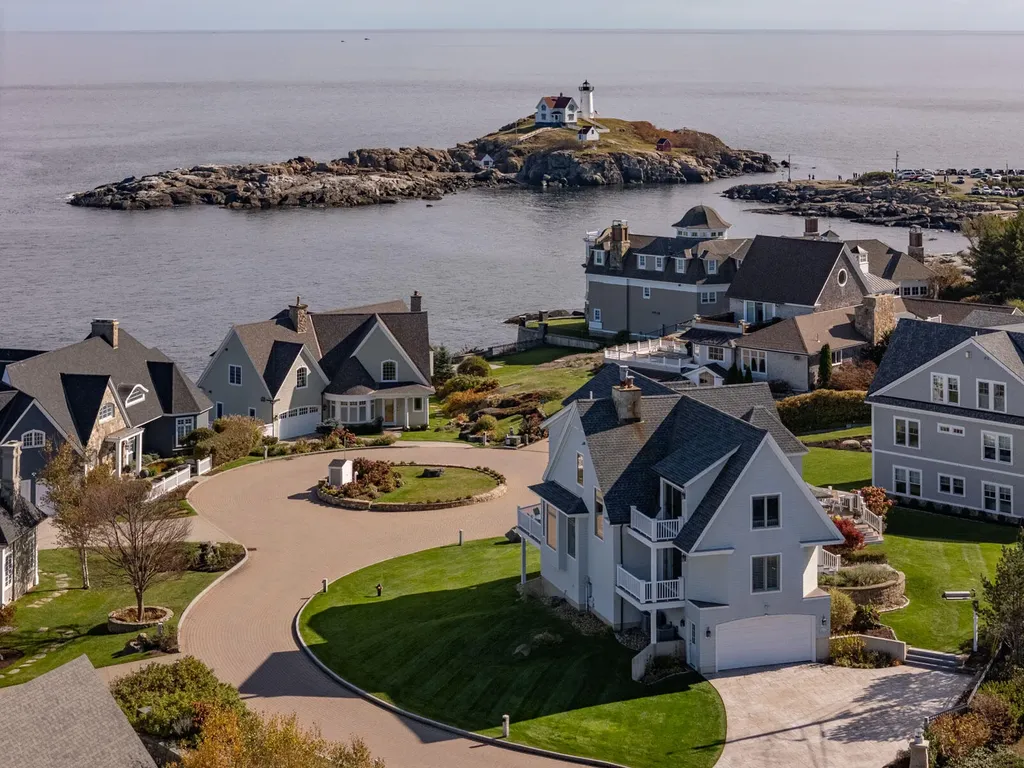 1 Lighthouse Watch York ME 03909