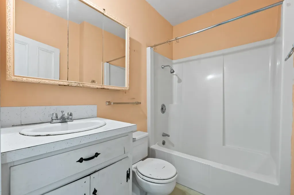 261 Benner Road Bristol ME 04539