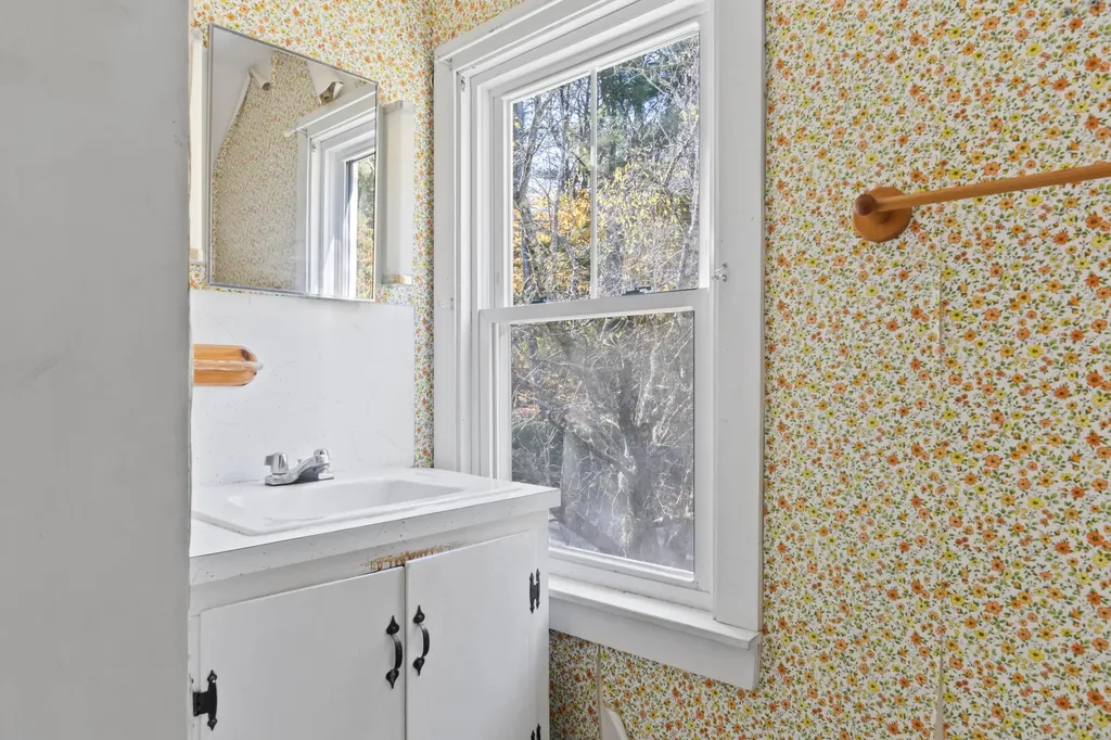 261 Benner Road Bristol ME 04539