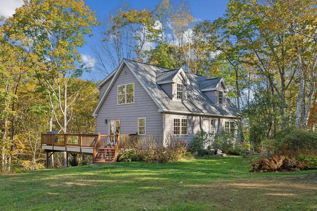 14 Cliff Avenue Freeport ME 04032