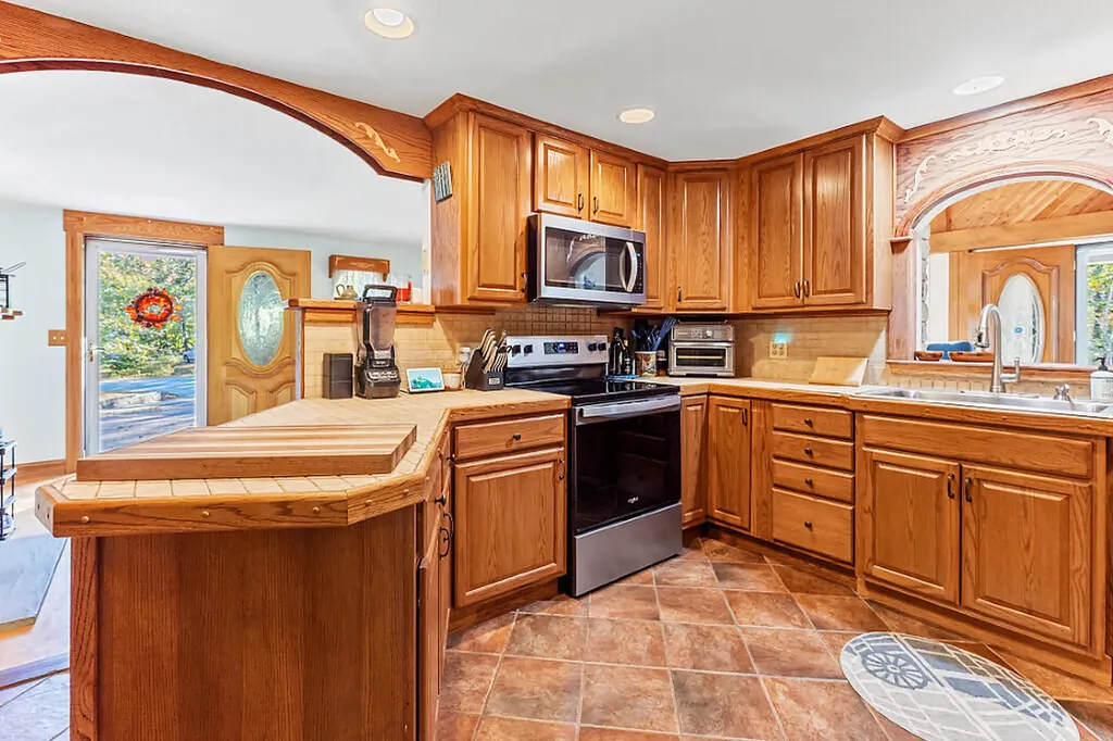 73 Old Portland Road Waterboro ME 04061