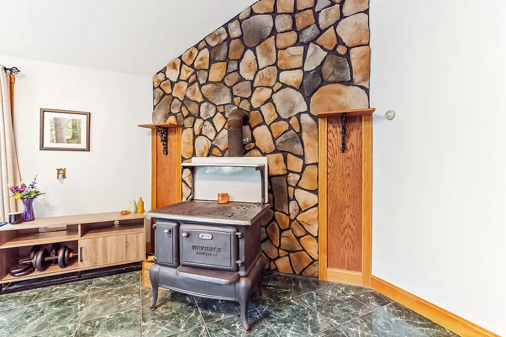 73 Old Portland Road Waterboro ME 04061