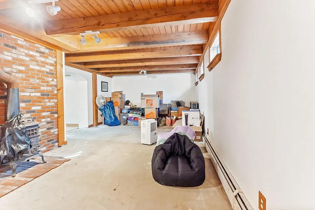 73 Old Portland Road Waterboro ME 04061