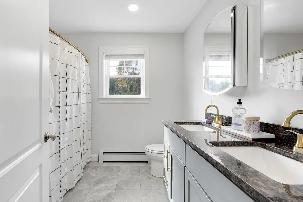 6 Harvest Drive Falmouth ME 04105