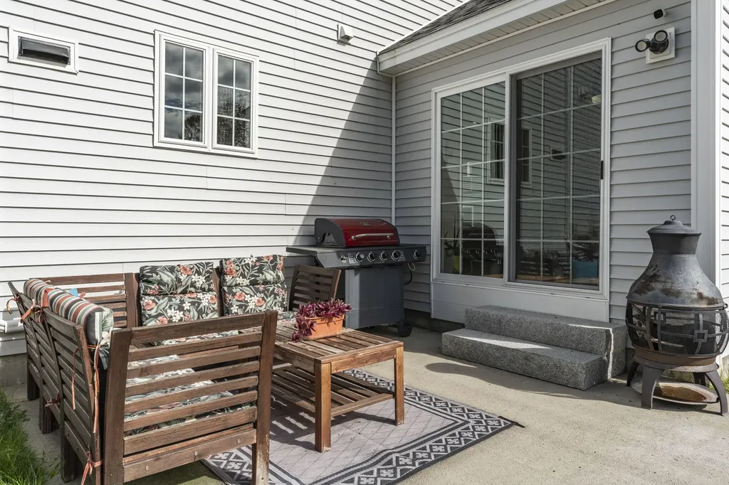 6 Harvest Drive Falmouth ME 04105