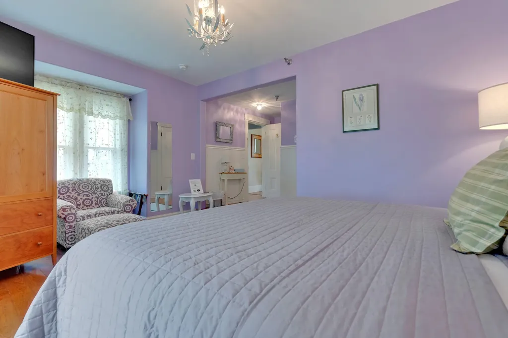 11 Holbrook Street Freeport ME 04032