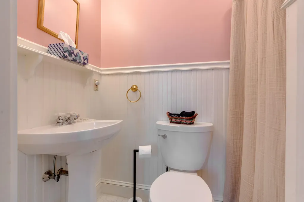 11 Holbrook Street Freeport ME 04032