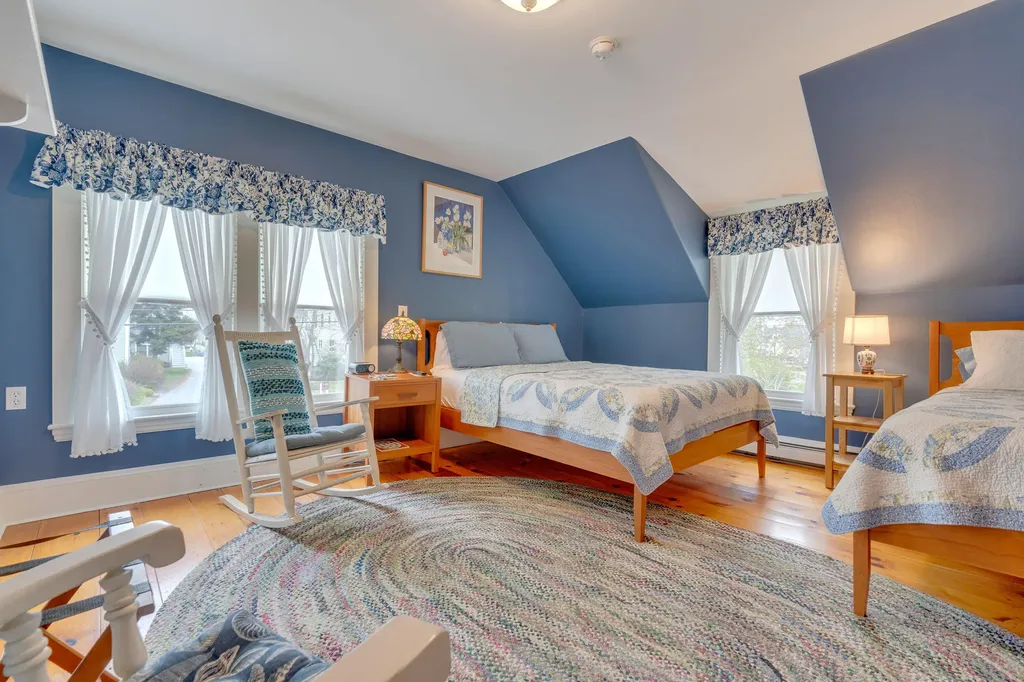 11 Holbrook Street Freeport ME 04032