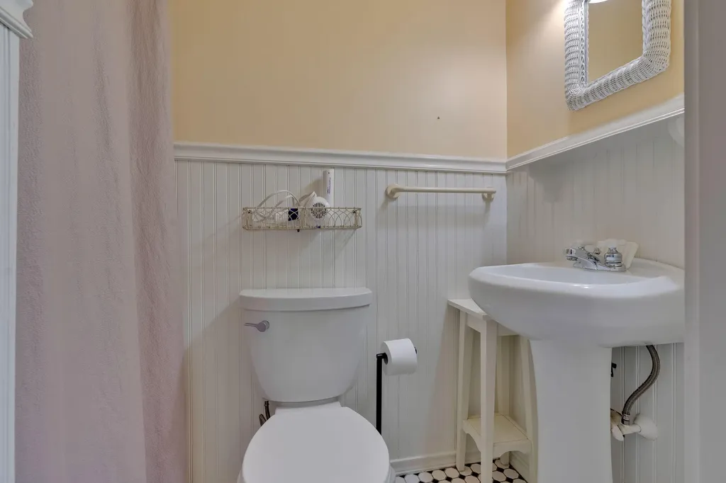 11 Holbrook Street Freeport ME 04032
