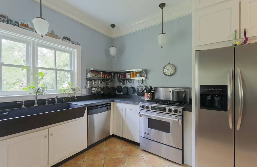 11 Holbrook Street Freeport ME 04032