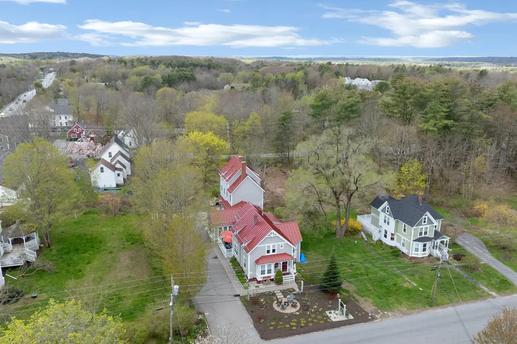 11 Holbrook Street Freeport ME 04032
