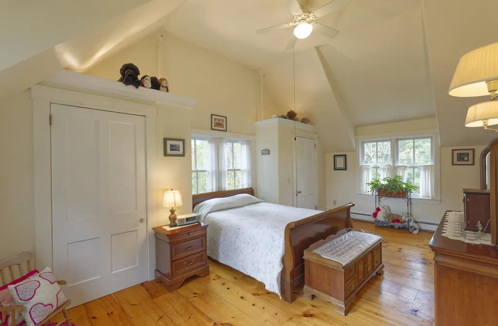 11 Holbrook Street Freeport ME 04032