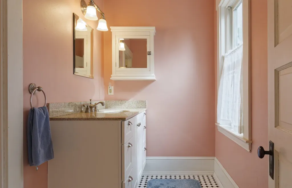 11 Holbrook Street Freeport ME 04032