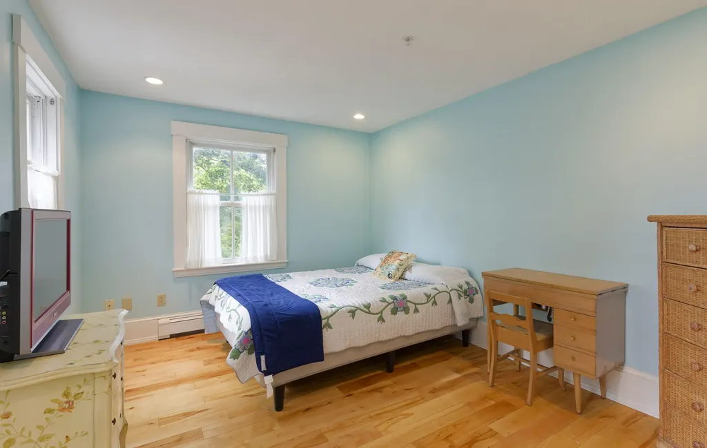 11 Holbrook Street Freeport ME 04032