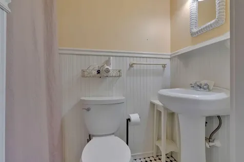 11 Holbrook Street Freeport ME 04032