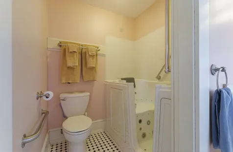 11 Holbrook Street Freeport ME 04032