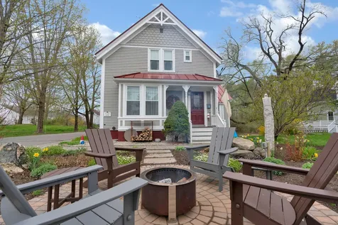 11 Holbrook Street Freeport ME 04032