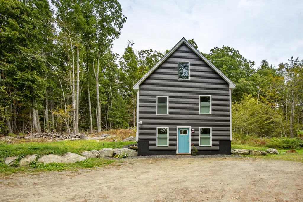 79 Start Road Camden ME 04843