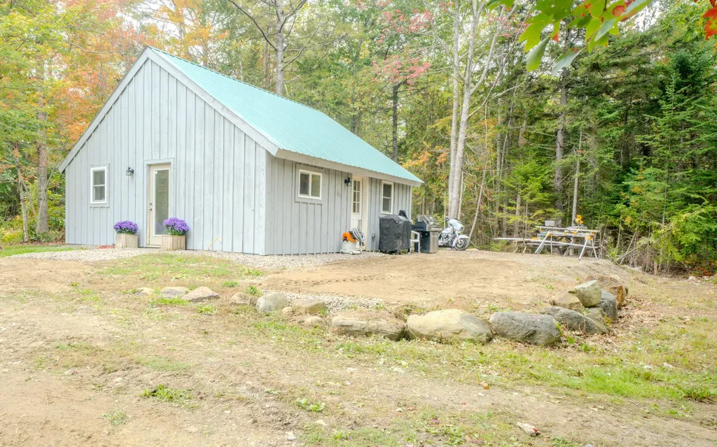 61 Nealey Road Northport ME 04849