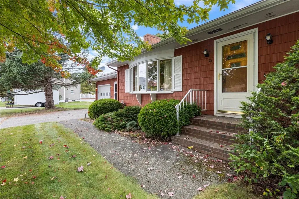 23 Clarendon Street Biddeford ME 04005