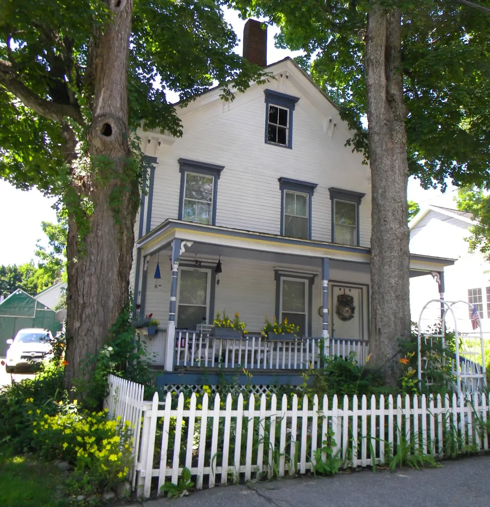 84 Main Street Richmond ME 04357