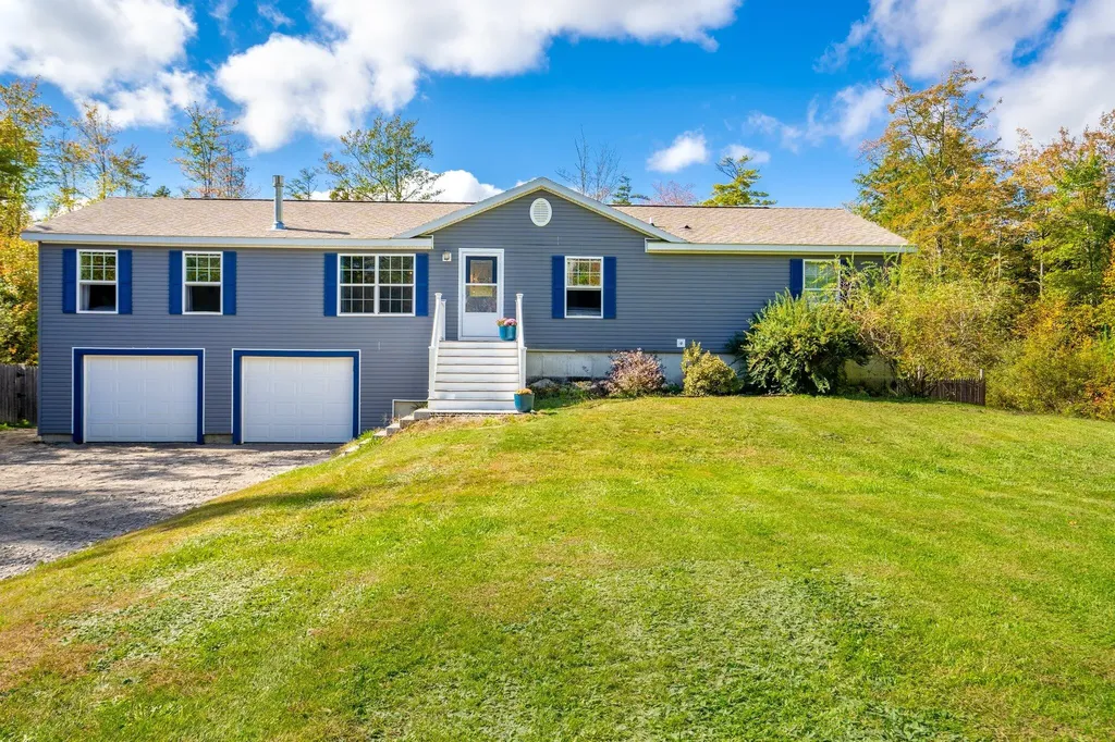 1190 Ridge Road Bowdoinham ME 04008