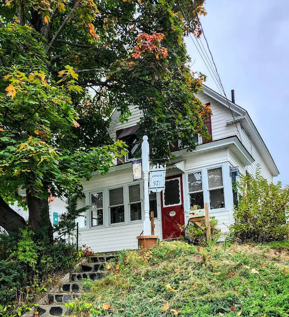 371 Katahdin Avenue Millinocket ME 04462