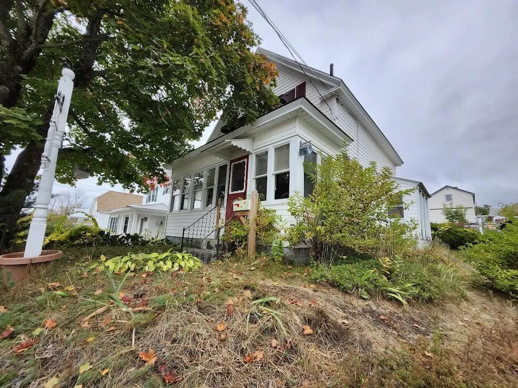 371 Katahdin Avenue Millinocket ME 04462