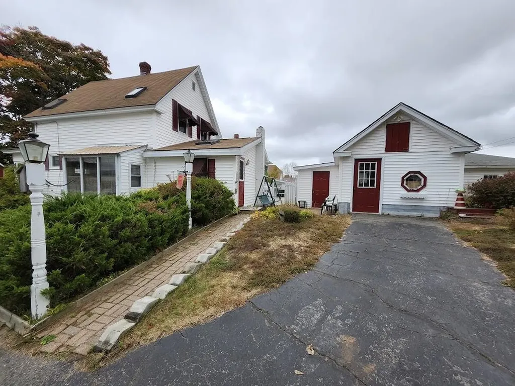 371 Katahdin Avenue Millinocket ME 04462