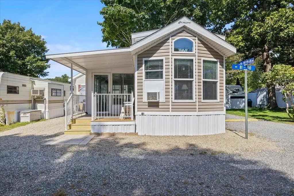 9 Bourne Avenue Wells ME 04090