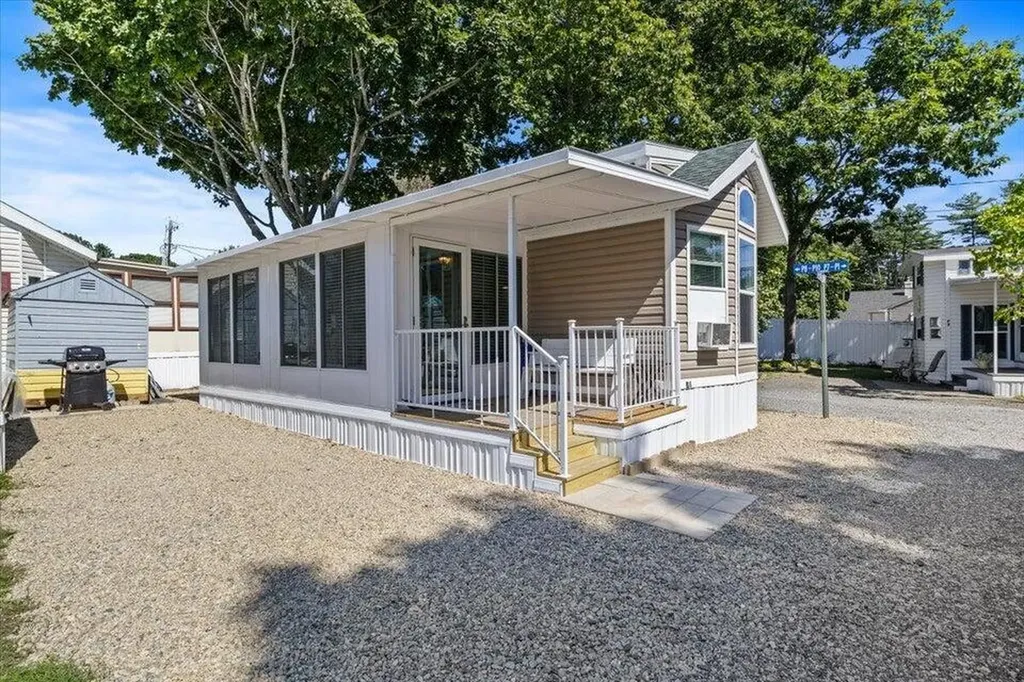 9 Bourne Avenue Wells ME 04090