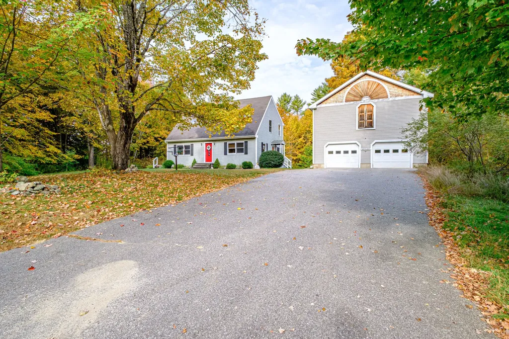 48 Bear Way Norway ME 04268