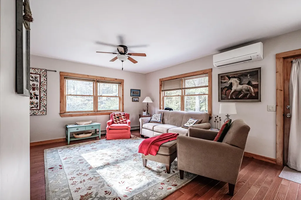 48 Bear Way Norway ME 04268