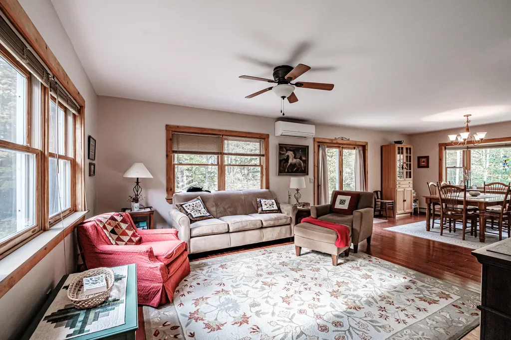 48 Bear Way Norway ME 04268