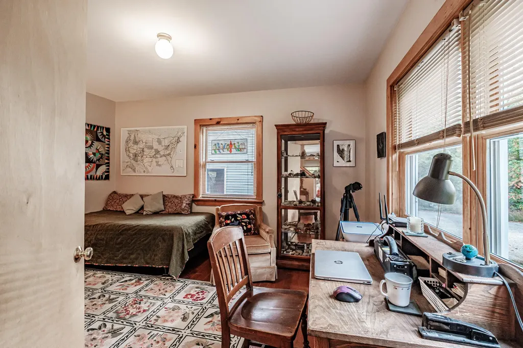 48 Bear Way Norway ME 04268